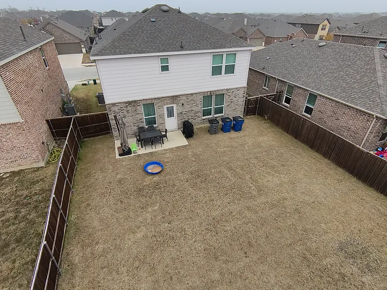 909 Cormorant St — Photo 5