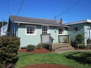 1130 5th St, Tillamook, OR 97141