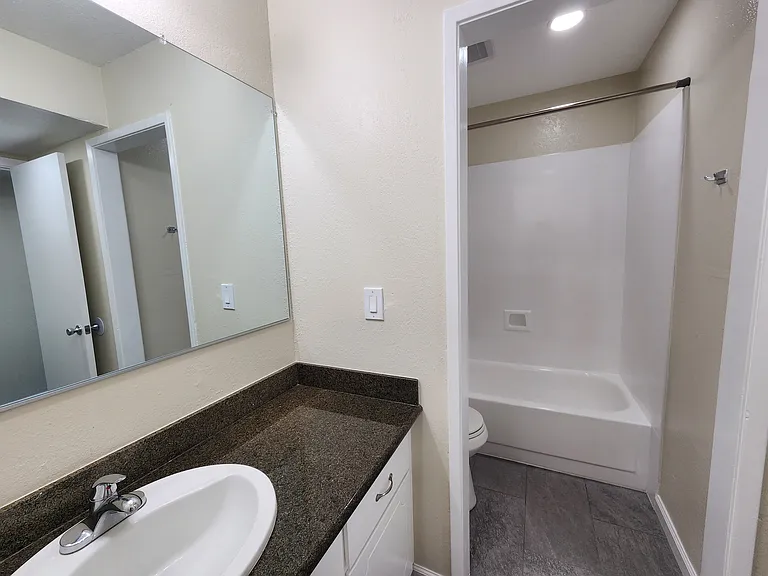 1985 Ascot Dr #4 — Photo 11