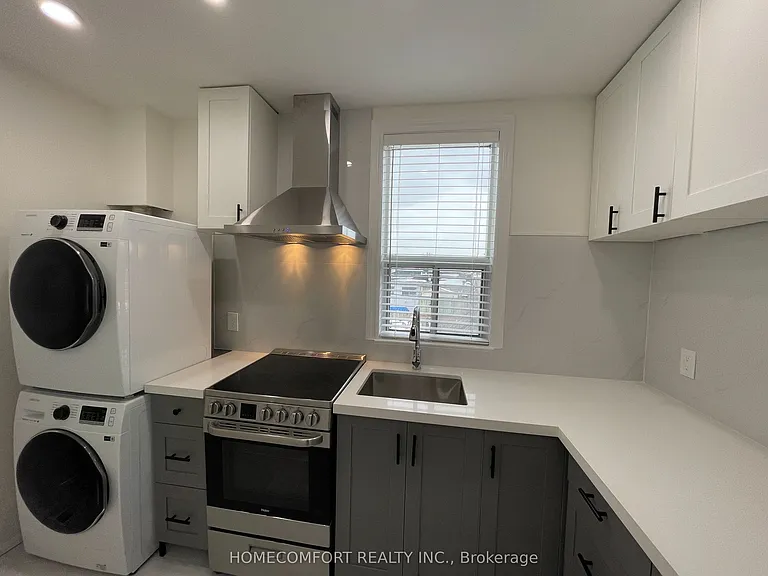 33 Strathmore Blvd #UPPER — Photo 8
