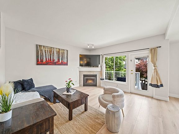 4th image of 1765 Paddock Dr #12