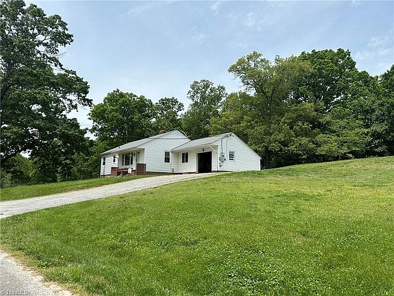 3rd image of 132 Belair Dr