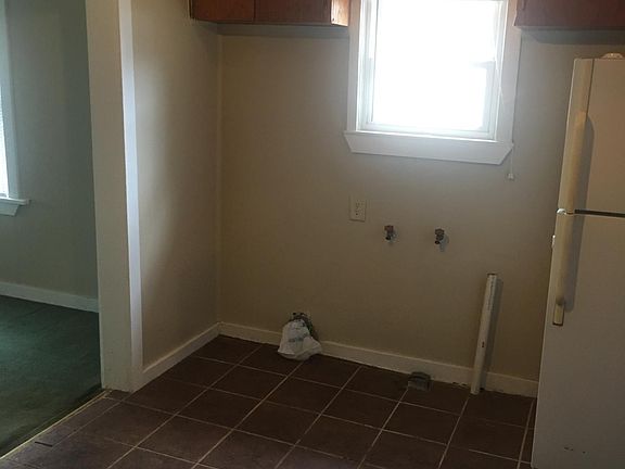 2nd image of 410 N 8th St