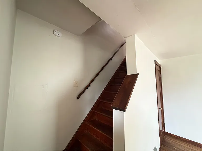 160 Woodward Ave — Photo 6