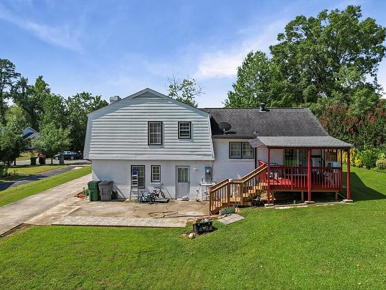 335 Meadowdale Ln — Photo 43