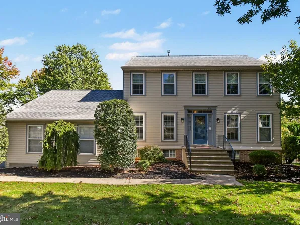 214 Abbey Ln, Lansdale, PA 19446