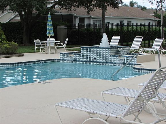 5th image of 4725 Corsage Dr