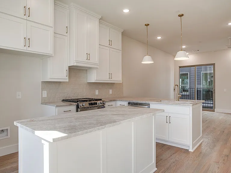 2820 Weisenberger St #102 — Photo 13
