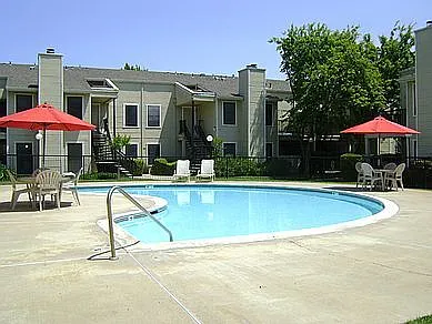 Seville Apartments — Photo 2