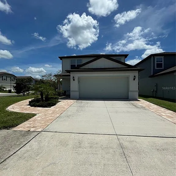 30543 Thunderbird Dr — Photo 1
