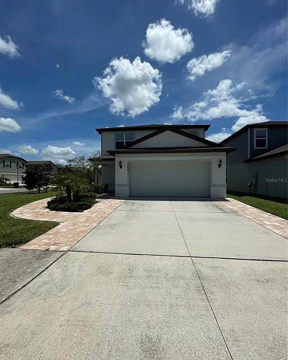 30543 Thunderbird Dr
