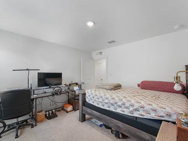 204 Ashbrook St — Photo 16