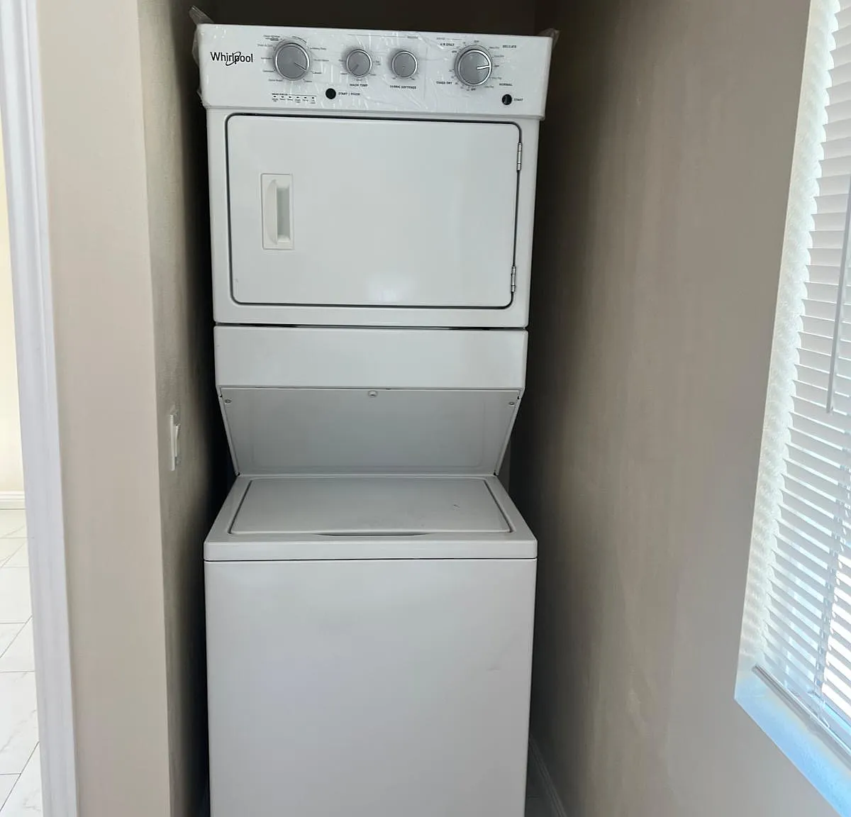 2 bed, 750 sqft, $2,750 — Photo 1