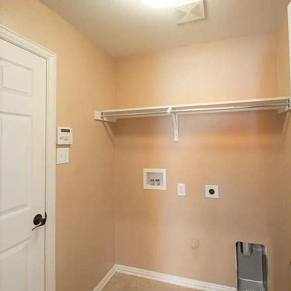 417 Hackberry Dr — Photo 10