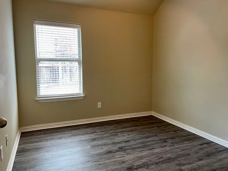 605 Knollwood Trail Ct — Photo 8