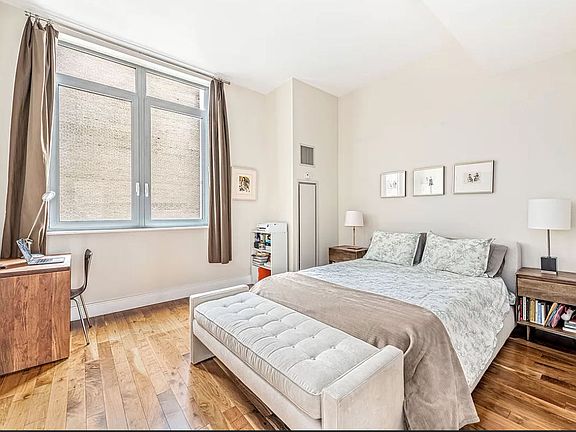5th image of 300 E 79th St APT 12A