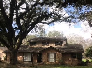 404 Hampton Rd, Angleton, TX 77515