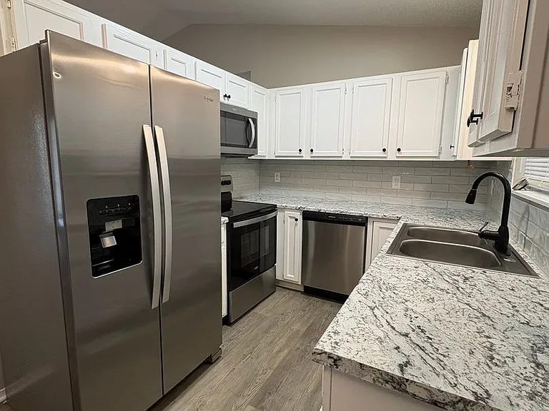 408 S Woodchuck Ln — Photo 8