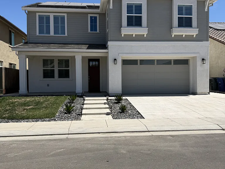 4344 Icon Ave — Photo 1