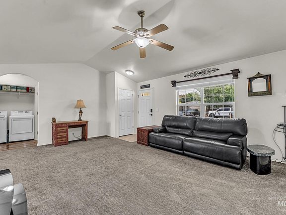 4th image of 1532 3rd Ave E