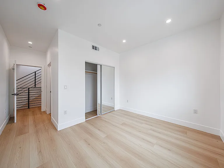 2026 Luxury 3, 4 & 5 Bed Townhomes — Photo 117