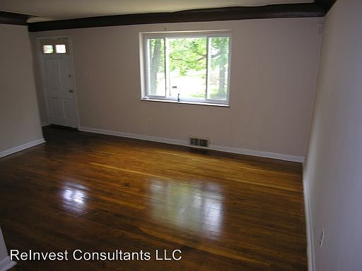 2nd image of 3938 Cedarwood Pl