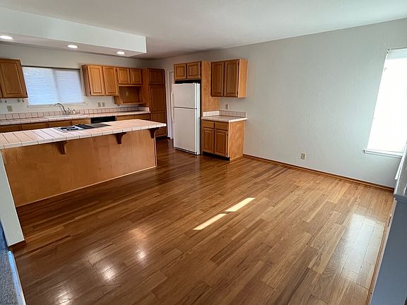 2nd image of 4115 Alvarado St