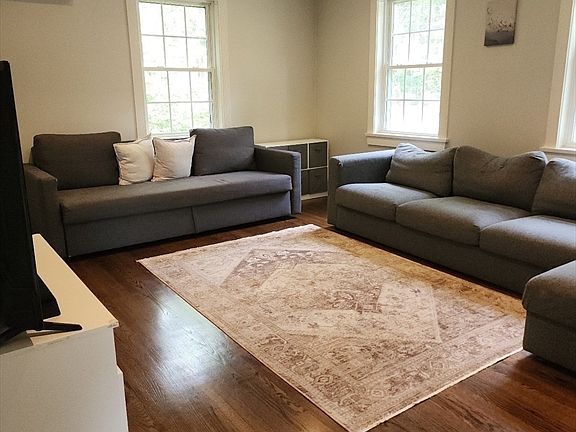 3rd image of 190 Southville Rd #190