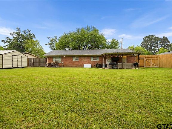 5th image of 2304 Kaynell Dr