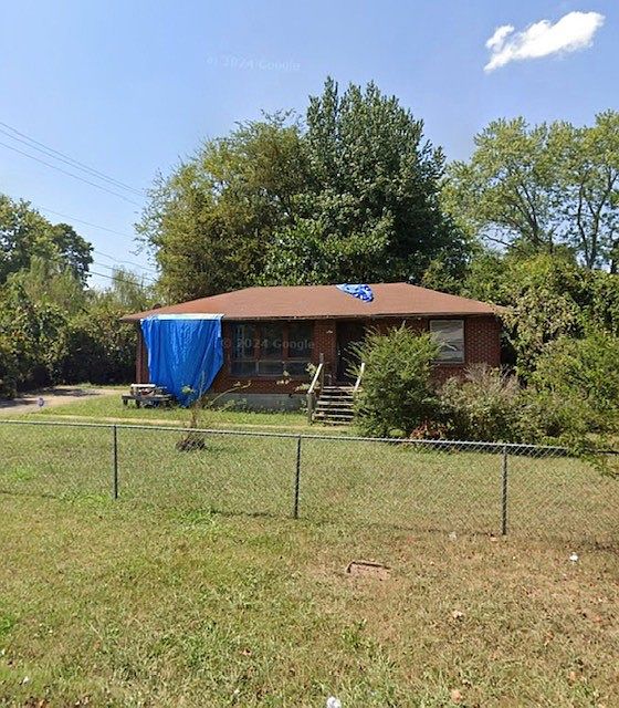 1st image of 65 Chestnut Dr