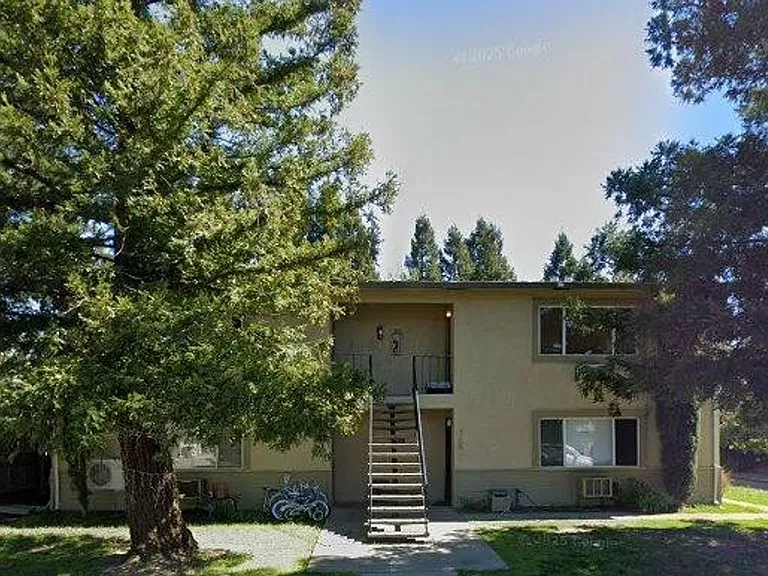 7865 Leona Way — Photo 1