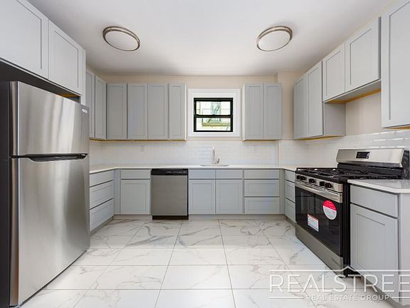 2nd image of 85 Eastern Pkwy APT 4D