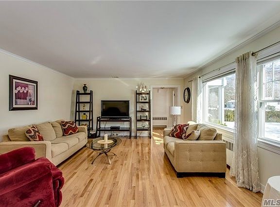 3rd image of 485 Youngs Ave