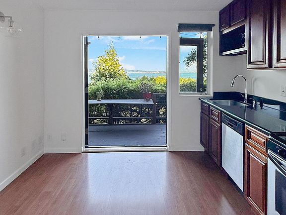 4th image of 550 Sausalito Blvd APT C