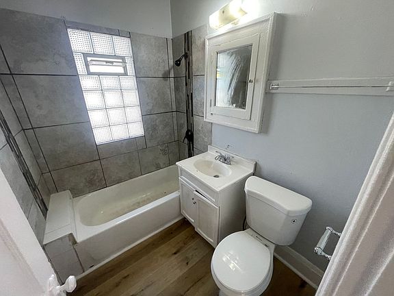 4th image of 3825-3827 N 10th St