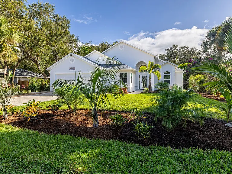 9330 Seagrape Dr — Photo 2