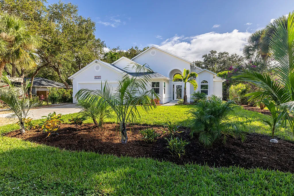 Building Photo - 9330 Seagrape Dr
