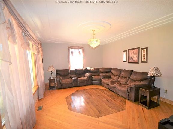 4th image of 253 Gilchrist Ave