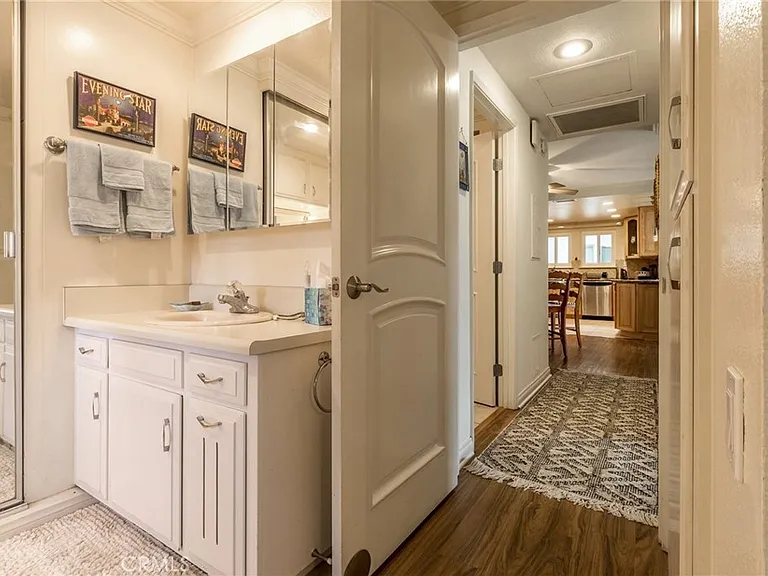 928 Avenue Majorca #O — Photo 31