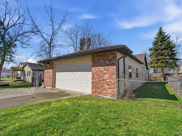 114 Waterly Ave, Waterford, MI 48328