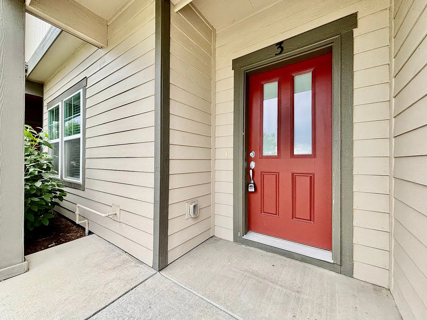 Beautiful 3 bed, 2.5 bath Townhome in West Windsor! — Photo 2
