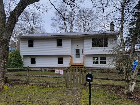 5254 W Lake Rd, Edinboro, PA 16412