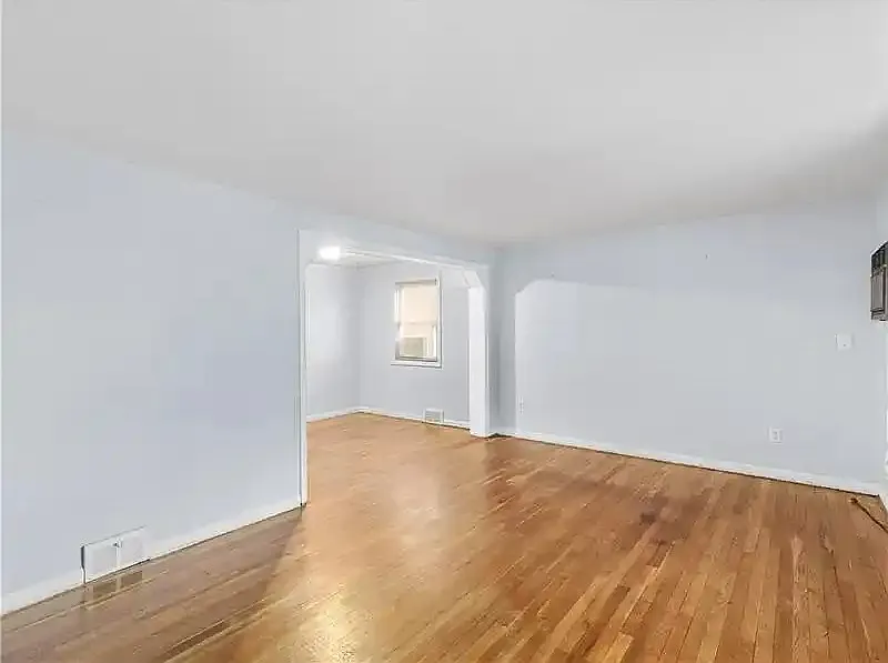 2 bed, 1.0 bath, $1,150 — Photo 2