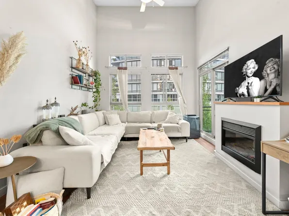 201 Morrissey Rd #411, Pt Moody, BC V3H 0E5