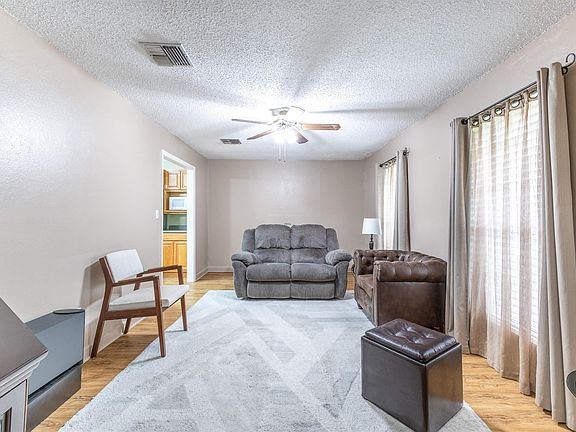 5th image of 209 Saint Agnes Dr