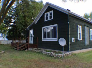 232 Fremont Ave, Fremont, MI 49412