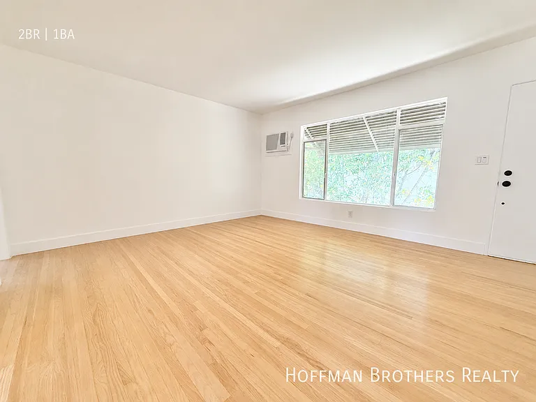 11153 La Maida St — Photo 3