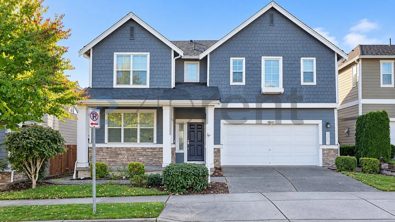 4 bed, 2.5 bath, 2796 sqft, $4,090 — Photo 1