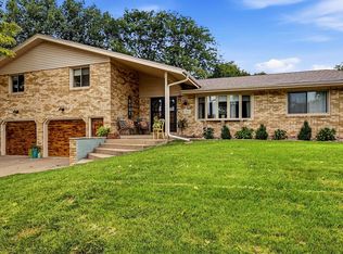 3115 Spring Valley Rd, Dubuque, IA 52001