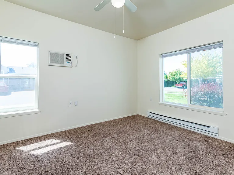 Center Pointe | Bedroom 2